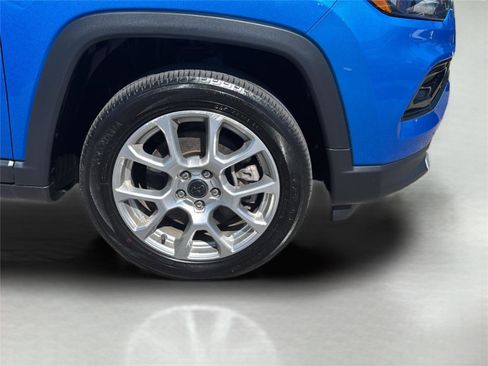 Used 2025 Jeep Compass Limited AWD/4WD image 24