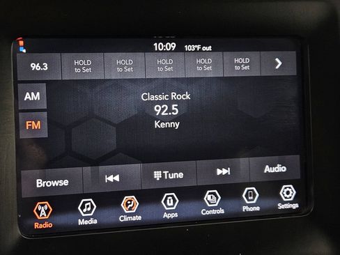 Used 2021 Jeep Cherokee Latitude FWD image 10
