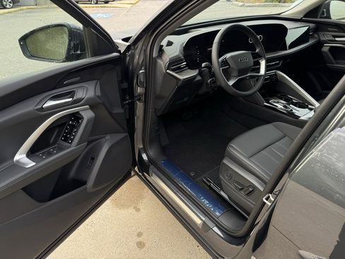 New 2025 Audi Q5 2.0T Premium Plus image 17