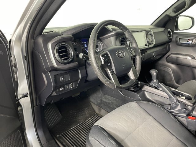 Used 2023 Toyota Tacoma TRD Off-Road AWD/4WD image 3