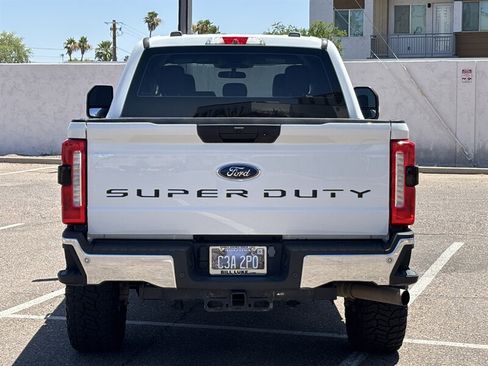 Used 2023 Ford F250 4x4 Crew Cab Super Duty image 5