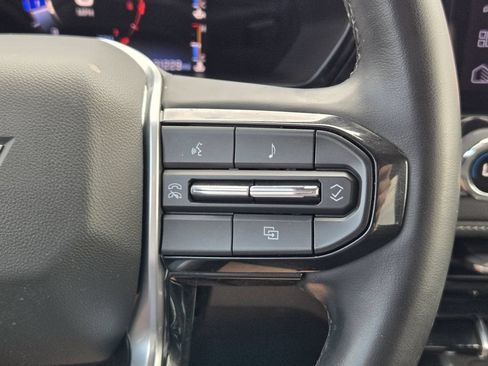 Used 2023 Chevrolet Colorado LT w/ LT Convenience Package II RWD image 29