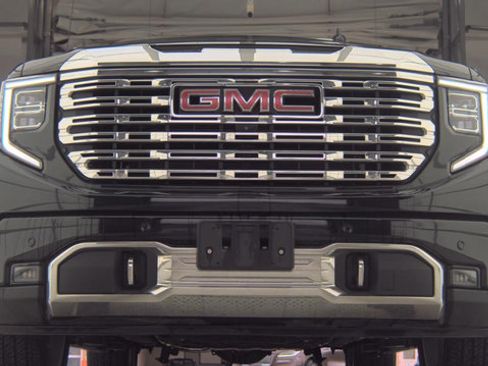 Used 2022 GMC Sierra 1500 Denali w/ Denali Reserve Package AWD/4WD image 10