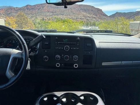 Used 2011 Chevrolet Silverado 1500 LT AWD/4WD image 14