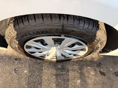 Used 2020 Toyota Camry LE image 48