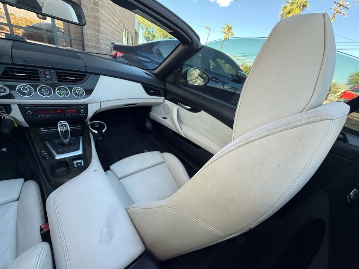 Used 2011 BMW Z4 sDrive35i RWD image 46
