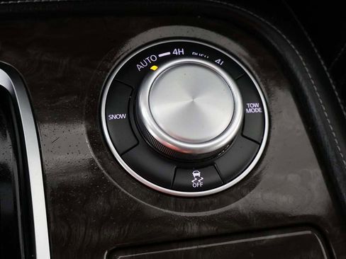 Used 2024 Nissan Armada Platinum image 56