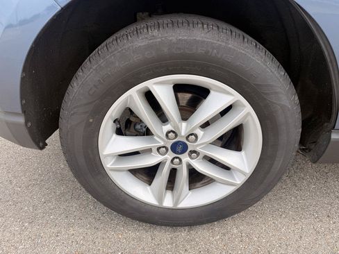 Used 2018 Ford Edge SEL w/ Equipment Group 201A AWD/4WD image 12