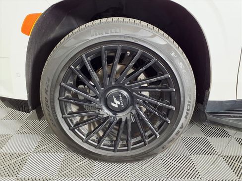 Used 2021 Cadillac Escalade Sport w/ Driver Assist Tech Package image 7