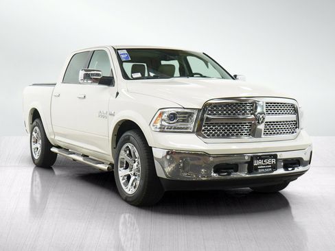 Used 2018 RAM 1500 Laramie w/ Convenience Group AWD/4WD image 7