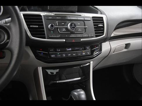 Used 2017 Honda Accord LX image 11
