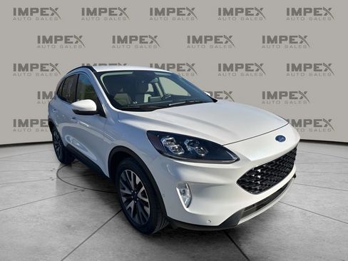 Used 2020 Ford Escape Titanium image 7