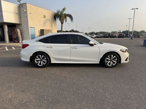 Used 2023 Honda Civic LX image 2