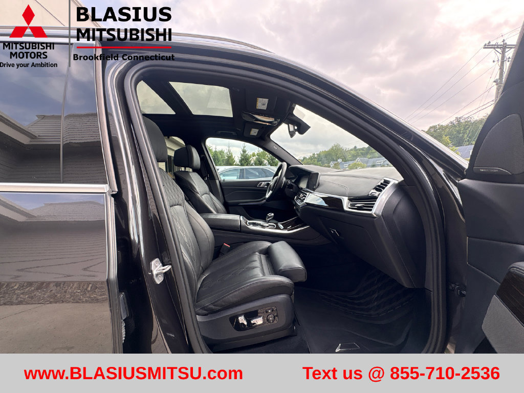 Used 2020 BMW X5 xDrive50i w/ Executive Package AWD/4WD image 52