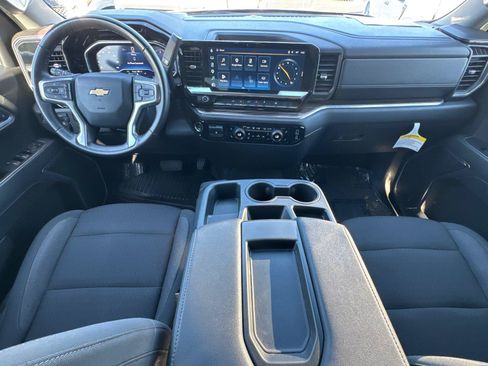 Used 2025 Chevrolet Silverado 1500 LT AWD/4WD image 21