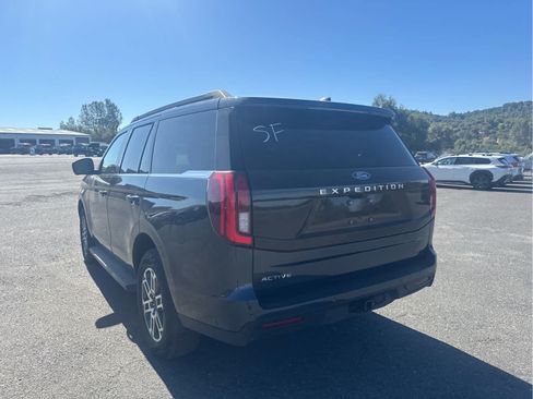 Certified 2025 Ford Expedition Active AWD/4WD image 7