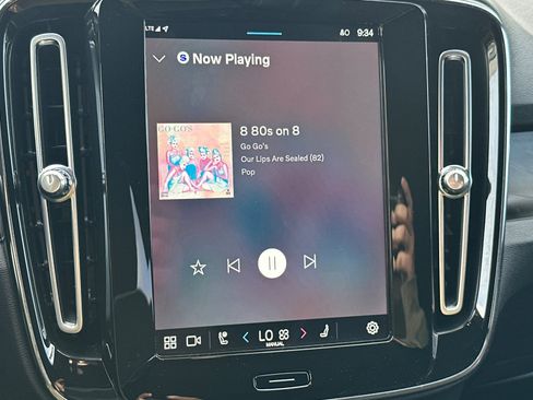 Certified 2023 Volvo XC40 Recharge Ultimate w/ Protection Package Premier image 35