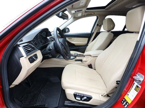 Used 2018 BMW 320i xDrive Sedan AWD/4WD image 5