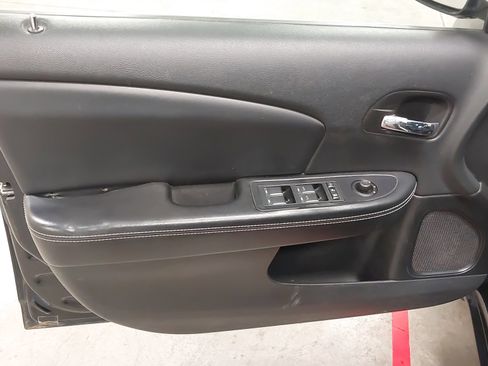 Used 2014 Chrysler 200 Limited image 24