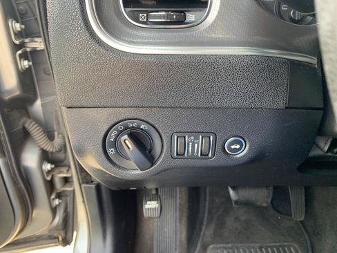 Used 2012 Dodge Charger SE RWD image 14