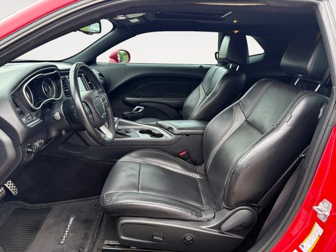 Used 2015 Dodge Challenger SXT Plus RWD image 21