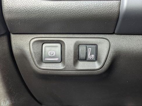 Used 2022 GMC Acadia SLE w/ Driver Convenience Package image 20