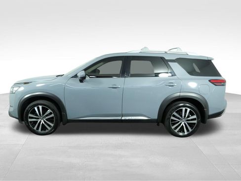 Used 2023 Nissan Pathfinder Platinum AWD/4WD image 6