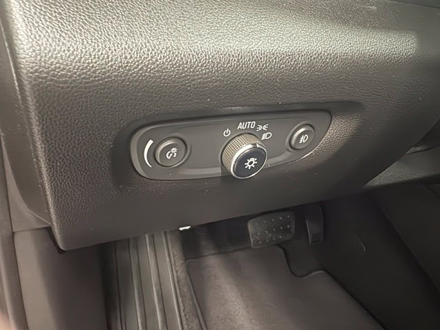 Used 2018 Chevrolet Traverse Premier AWD/4WD image 21