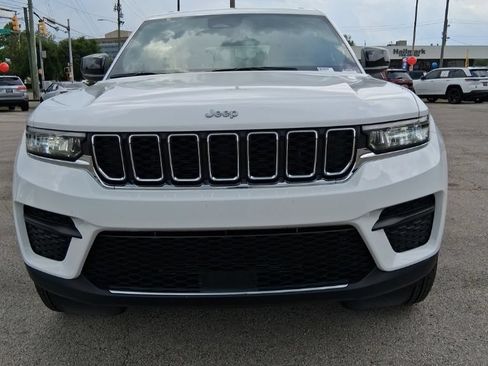 New 2026 Jeep Grand Cherokee Laredo w/ Trailer Tow Package AWD/4WD image 7
