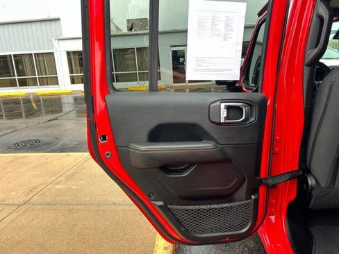 Used 2025 Jeep Wrangler Unlimited Sahara w/ Safety Group image 20