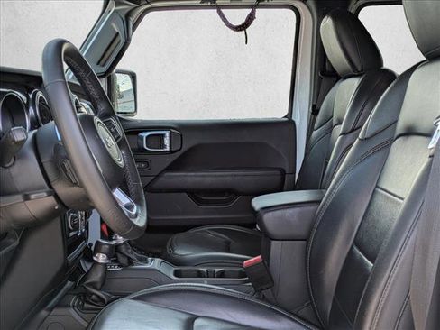 Used 2022 Jeep Wrangler Unlimited Sahara image 13