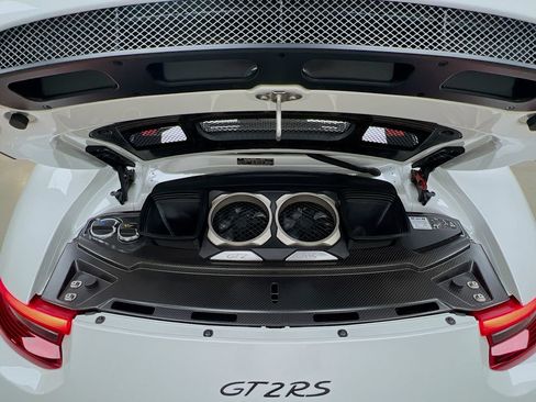 Certified 2018 Porsche 911 GT2 RS RWD image 25
