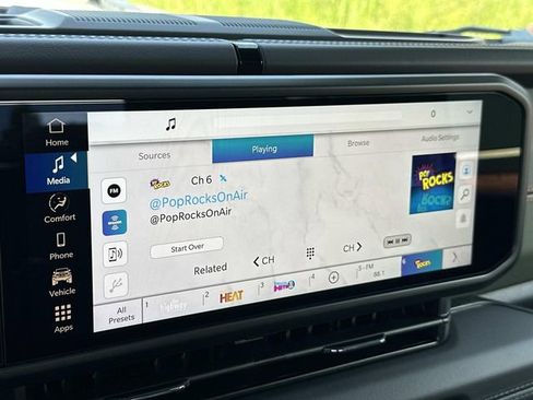 New 2025 Jeep Gladiator Mojave w/ Convenience Group image 25