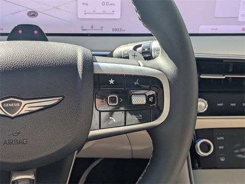Used 2026 Genesis GV70 2.5T Select image 18