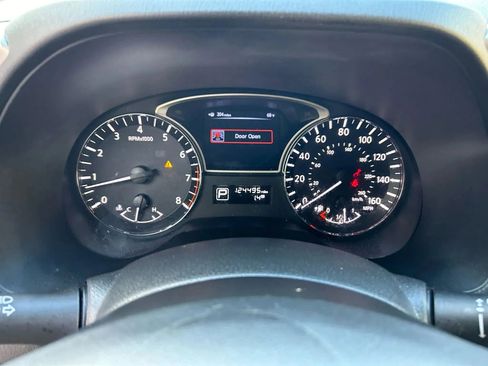 Used 2013 Nissan Pathfinder SV FWD image 18