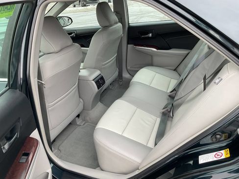 Used 2014 Toyota Camry XLE image 28