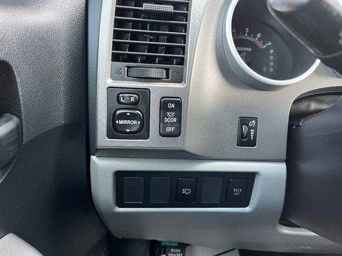 Used 2014 Toyota Sequoia SR5 AWD/4WD image 23
