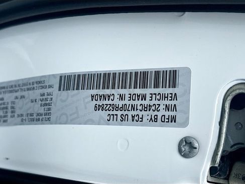 Used 2023 Chrysler Pacifica Pinnacle FWD image 6