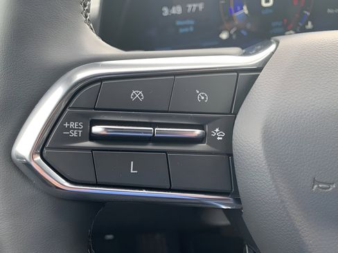 Used 2025 Chevrolet Equinox LT w/ Convenience Package II AWD/4WD image 10