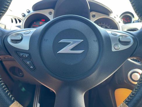 Used 2019 Nissan 370Z Coupe w/ Z34 Heritage Edition - White image 17