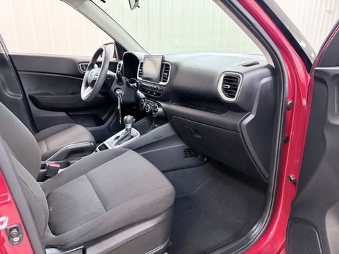 Used 2022 Hyundai Venue SE w/ Cargo Package FWD image 27