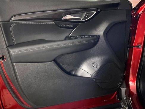 Used 2023 Buick Envision Essence image 20