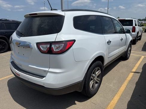 Used 2017 Chevrolet Traverse LT AWD/4WD image 8