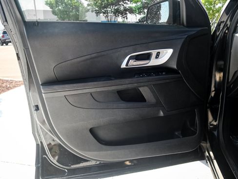 Used 2017 Chevrolet Equinox LS FWD image 14
