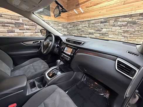 Used 2016 Nissan Rogue SV w/ SV Premium Package image 13