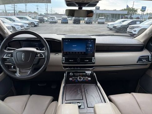 Used 2024 Lincoln Navigator Reserve AWD/4WD image 15