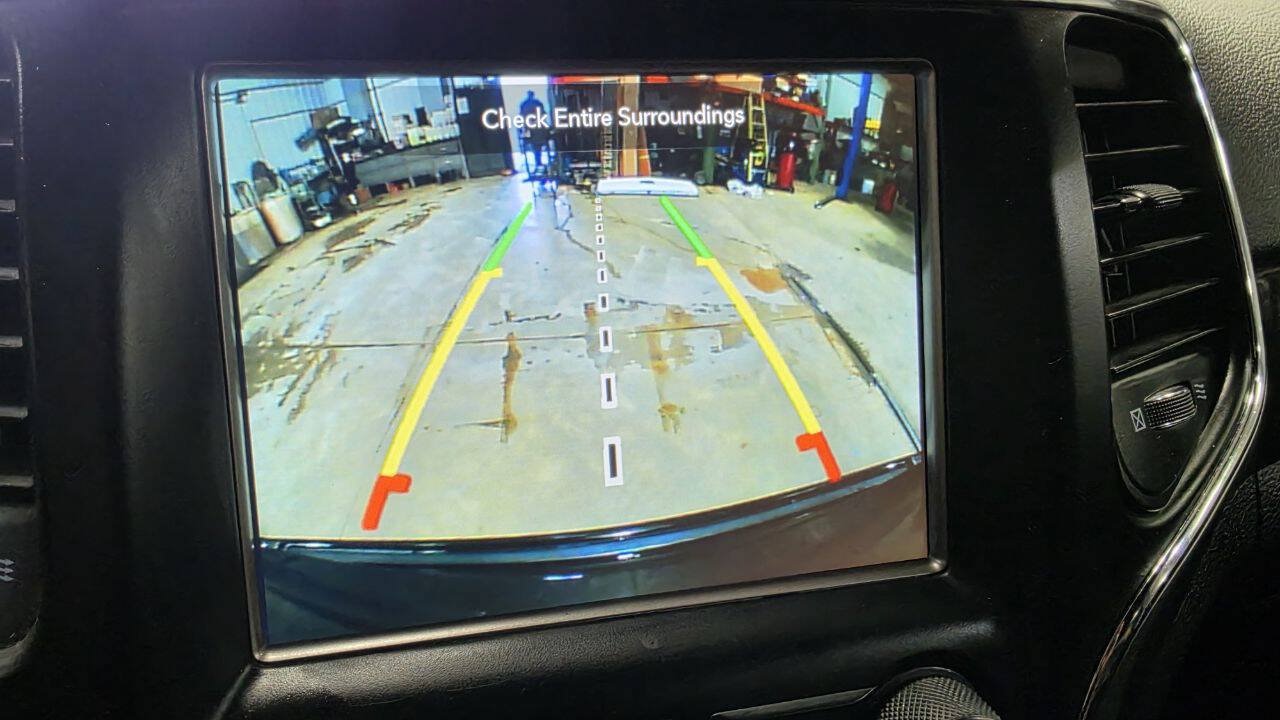 Used 2018 Jeep Grand Cherokee Altitude AWD/4WD image 33