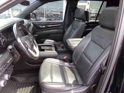 Used 2021 GMC Yukon Denali w/ Denali Ultimate Package AWD/4WD image 11