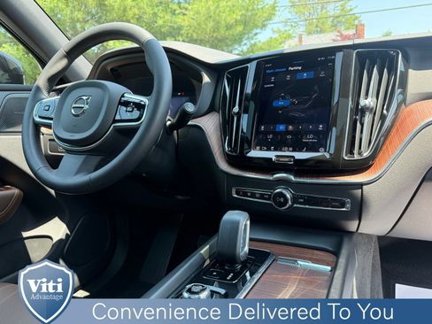 Certified 2023 Volvo XC60 B5 Plus w/ Climate Package AWD/4WD image 32