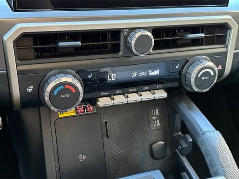 Used 2024 Toyota Tacoma TRD Off-Road image 22